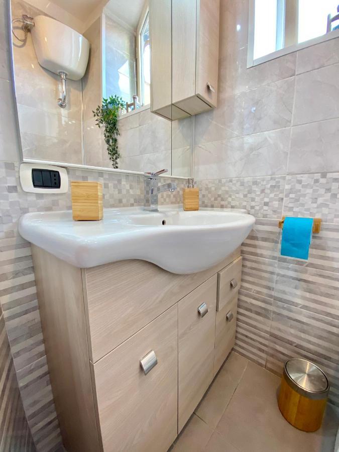 Casa Con Terrazzo In Centro Apartment Napoli Bagian luar foto