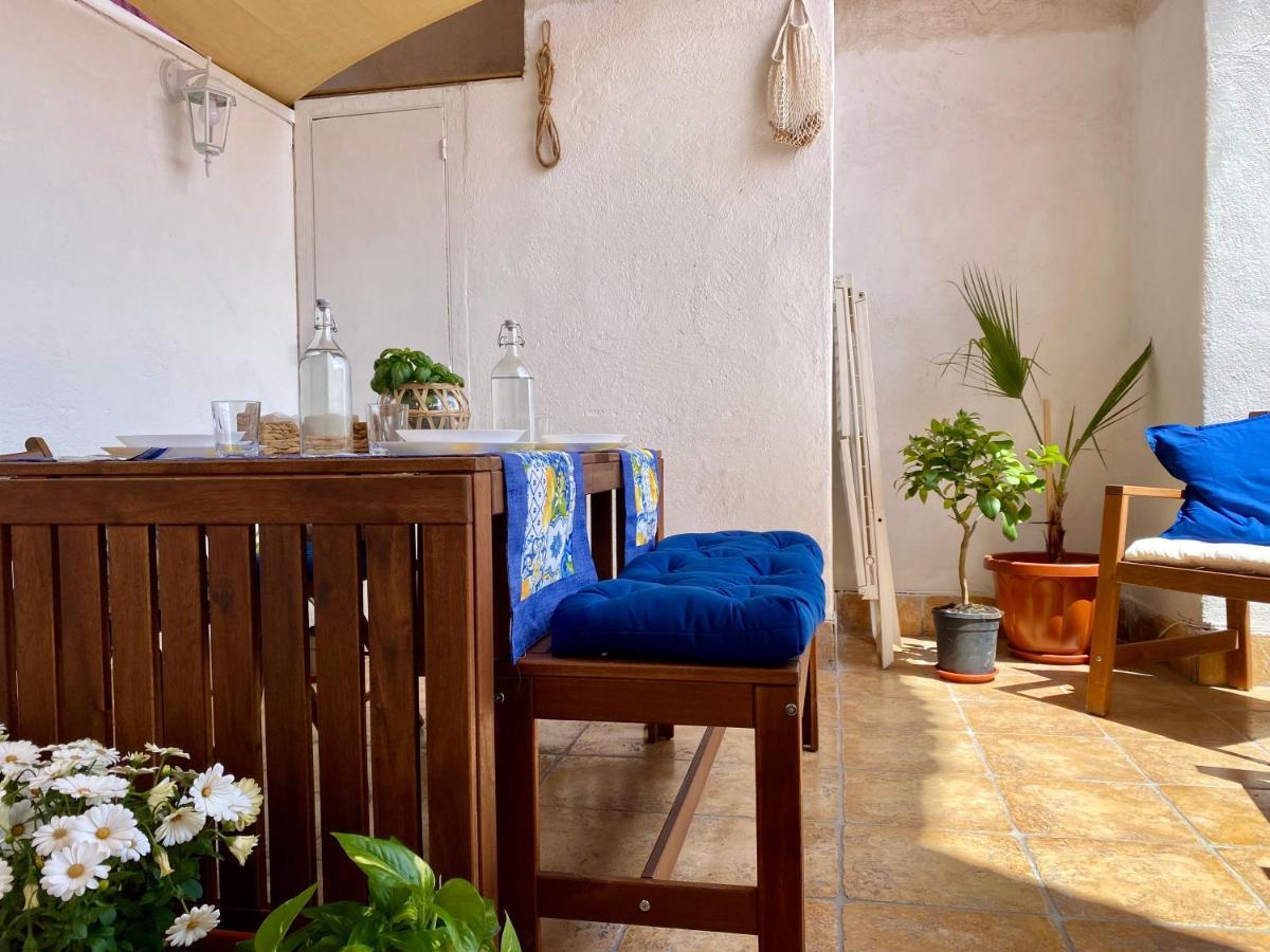 Casa Con Terrazzo In Centro Apartment Napoli Bagian luar foto